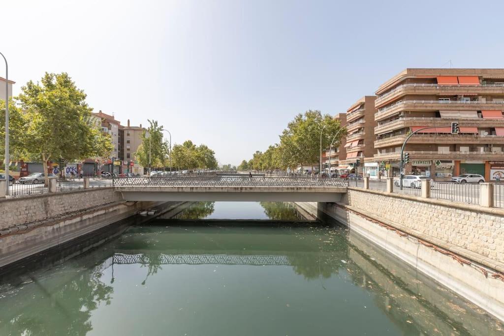 Neptuno Deluxe Apartment Granada Bagian luar foto