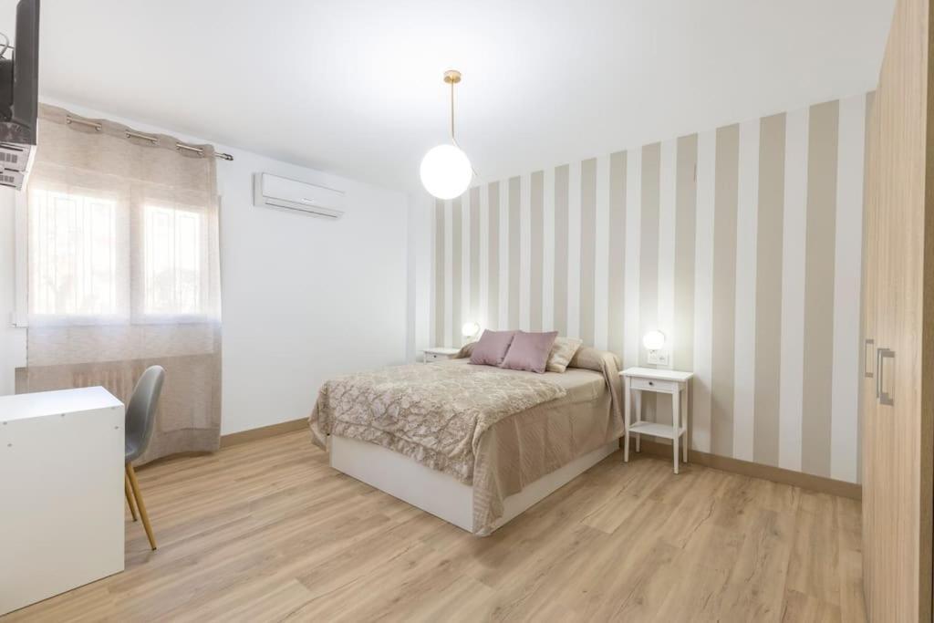 Neptuno Deluxe Apartment Granada Bagian luar foto