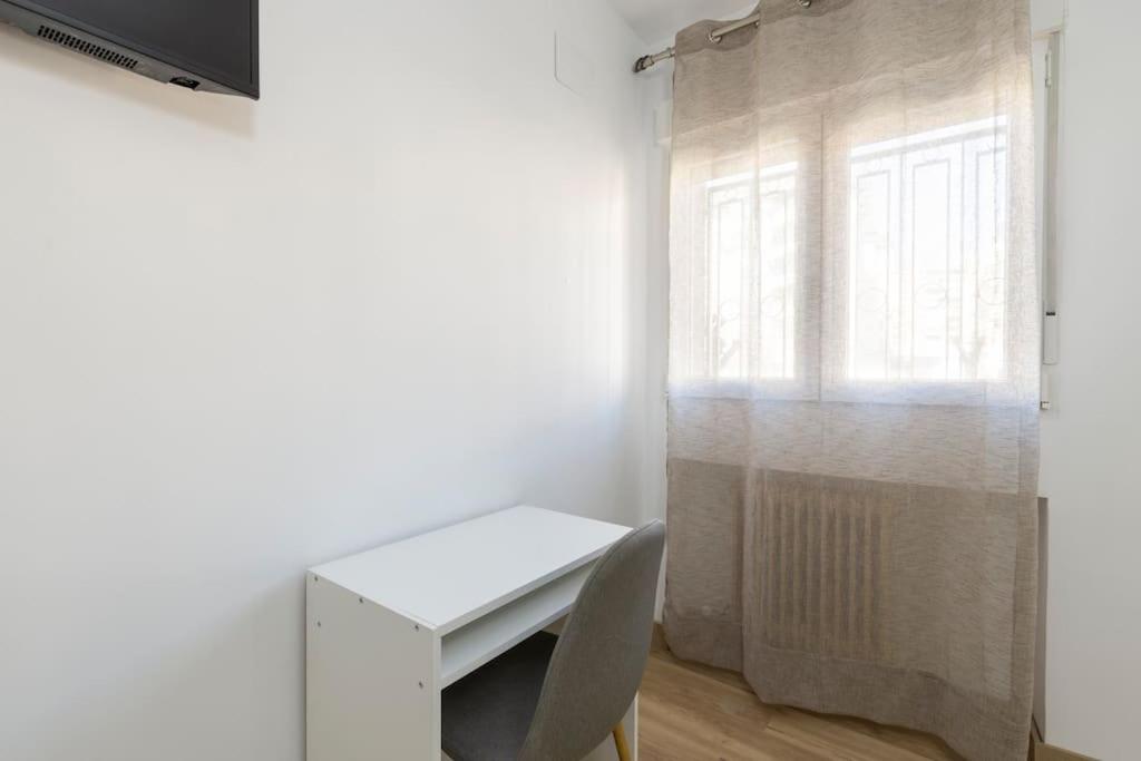 Neptuno Deluxe Apartment Granada Bagian luar foto