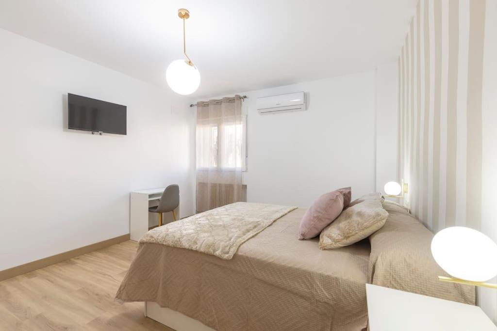 Neptuno Deluxe Apartment Granada Bagian luar foto