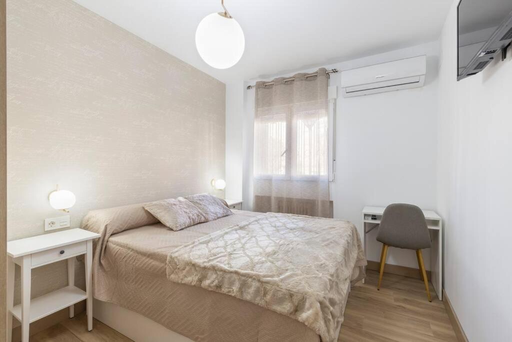 Neptuno Deluxe Apartment Granada Bagian luar foto