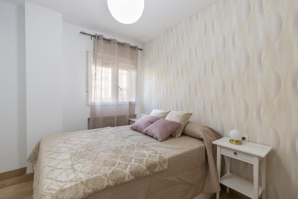 Neptuno Deluxe Apartment Granada Bagian luar foto