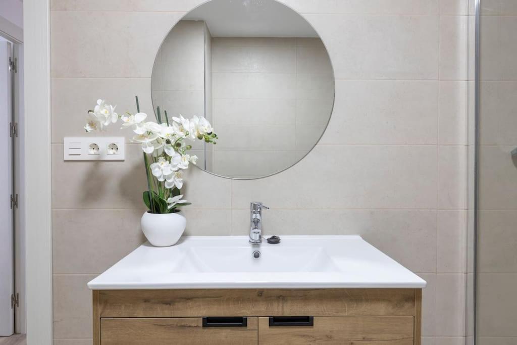 Neptuno Deluxe Apartment Granada Bagian luar foto